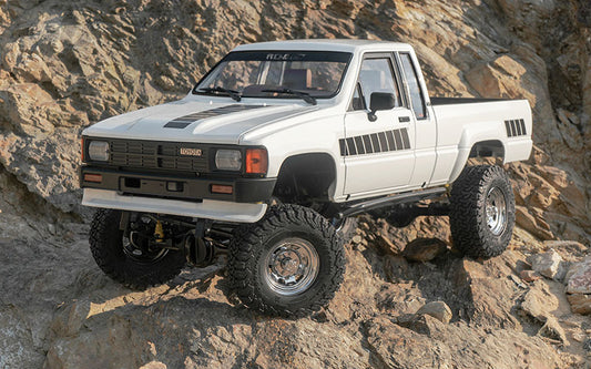 RC4WD Trail Finder 2 "LWB" RTR w/ 1987 Toyota XtraCab Hard Body Set (White)